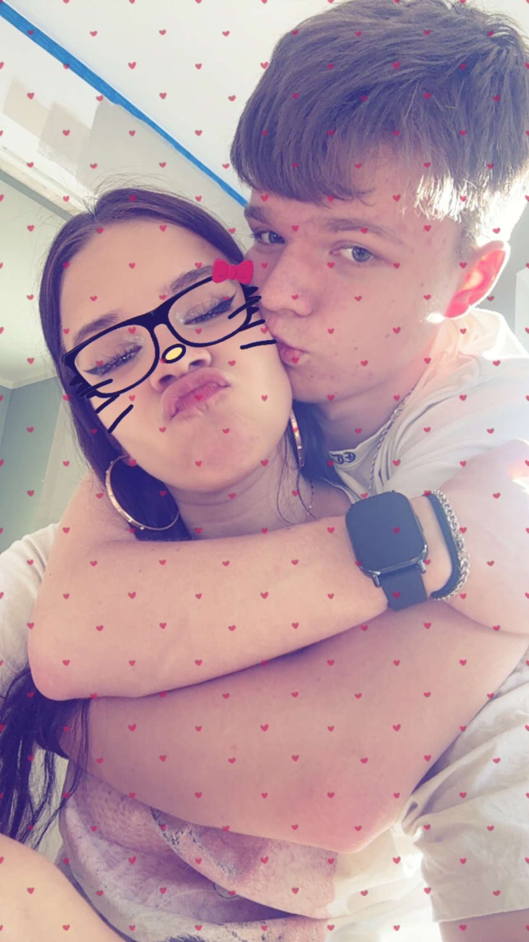 Filip i Martyna przytuleni do siebie